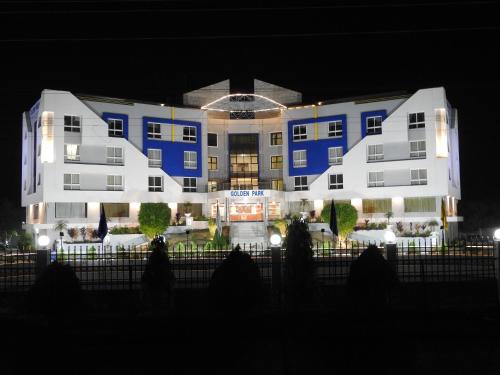 B&B Malda - GOLDEN PARK HOTEL & RESORT - Bed and Breakfast Malda