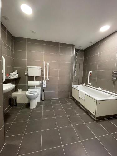 room detail thumbnail 2