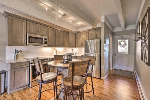 Modern Condo 2 Blocks to Main Street Frisco! in Frisco, USA