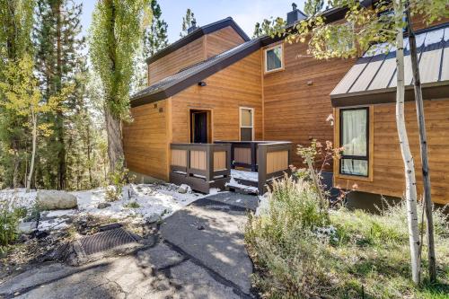 Pinegrove by AvantStay - Condo just outside Tahoe City! - main image