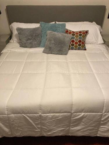 2BED/1 BATH SPACIOUS APT BOARDWALK, BEACH, CASINOS
