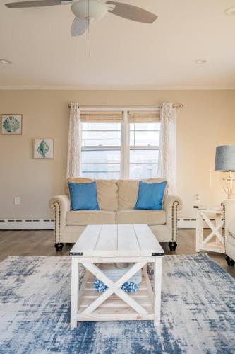Spacious beach home ready for Family Memories! in Point Pleasant Beach, USA