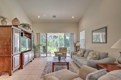 Port St Lucie Townhome - 1 Mi to PGA Village! in Carlton, USA