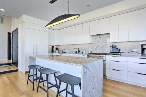 Luxury Long Beach Villa with Ocean Views! in Long Beach, USA