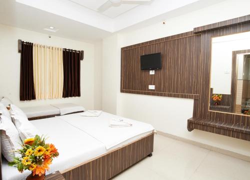 Blueberry Budget Hotel Shirdi