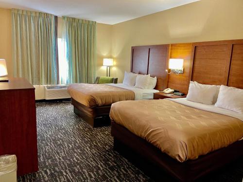 Quality Inn & Suites Hendersonville - Flat Rock