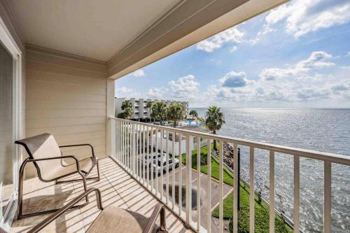 Bay View Pool, Minutes to Airport & Downtown