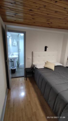 Single Room with Private Bathroom