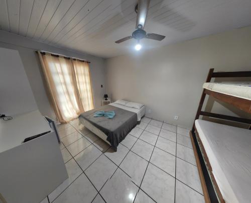 1 double bed, 2 bunk beds