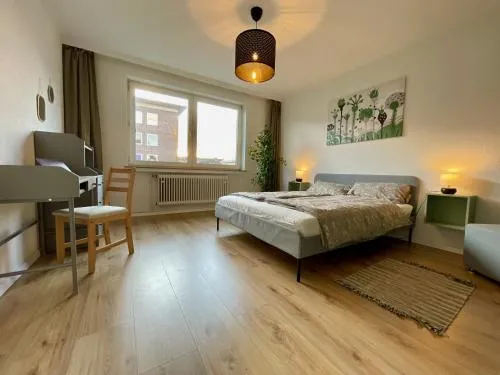 Purple Kitchen I 2 Schlafzimmer & perfekte Citylage in Bremerhaven, Deutschland