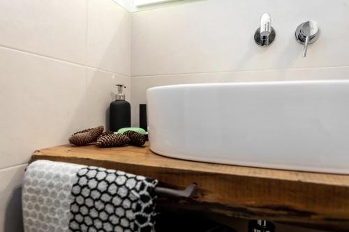 Agritur E-Cinque Room Type - Deluxe Double or Twin Room