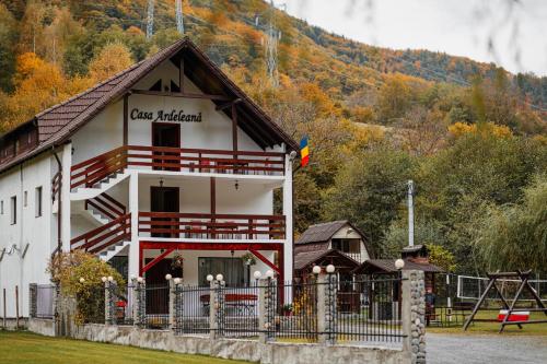 Casa Ardeleana in Lotrioara