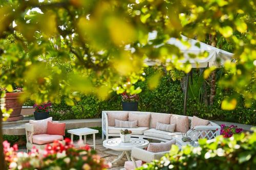 325189007 The Beverly Hills Hotel - Dorchester Collection