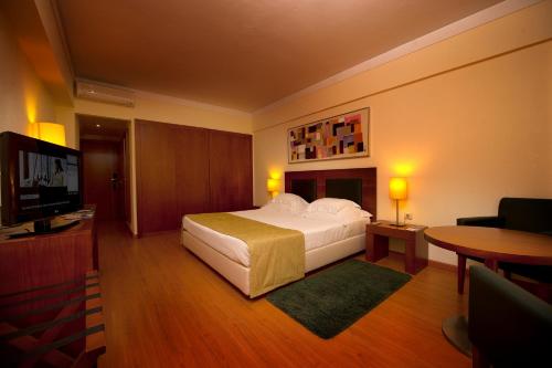 Vila Gale Cerro Alagoa Resort Hotel Room Type - Twin Room with Extra Bed (2 Adults + 1 Child) Vila Gale Cerro Alagoa Resort Hotel Room Type - Twin Room with Extra Bed (2 Adults + 1 Child)