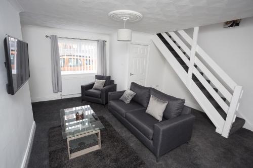 Spacious House near City/Uni/Stadium w/parking/Wifi