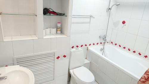 Bathroom, Avangard 72 on Griboedova 13 in Tyumen