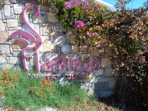  Flamingo Counrty Club, Garden Apartment Short-Term Rental, Lake and Natural View, in Bodrum, A, Pension in Milas bei Mazı