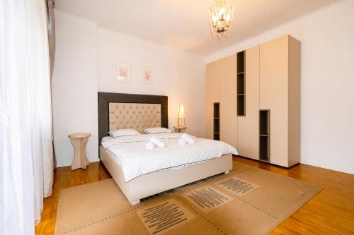 Ardor Apt - Bright and Secluded Apartment in the heart of Old Town