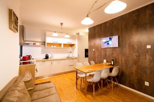 Ardor Apt - Bright and Secluded Apartment in the heart of Old Town