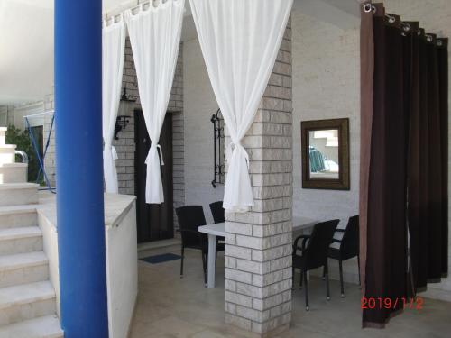 ระเบียง/ชานเรือน, Villa Elit in ดูกิ รัต