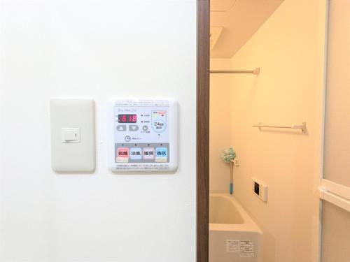 One-Bedroom Apartment image 3