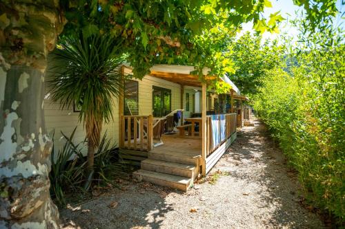 Iekārtas, Camping Le château du gibanel (Camping Le chateau du gibanel) in Savignac-Ledrier