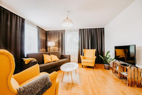 1 king bed, 2 sofa beds