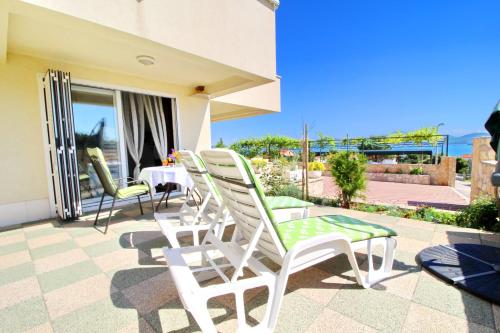 Studio with Terrace and Sea View