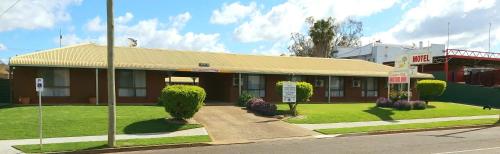 Buitenkant, Country Mile Motor Inn near Luchthaven Forbes