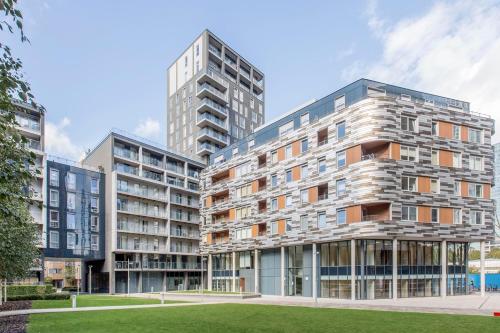 Cosy Studio Apartment in Canary Wharf - image 2
