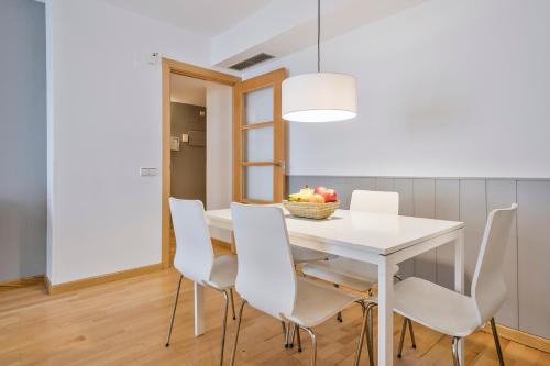 Inside Barcelona Apartments Princep, Barcelona (photo 10)