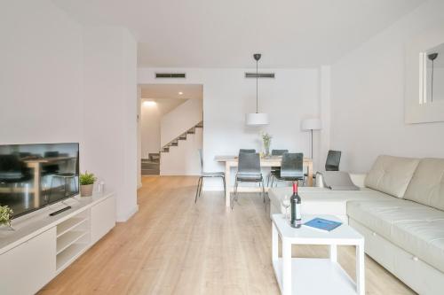 Two-Bedroom Duplex with Terrace image 10