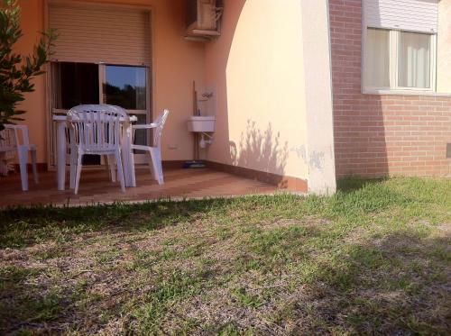 One-Bedroom Apartment with Garden View