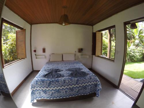 1 queen bed, 2 twin beds
