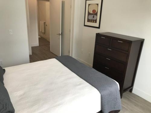 West Seventh Ave LA 30 Day Stays - image 6