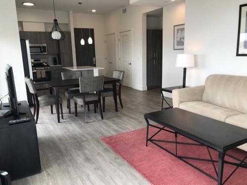 West Seventh Ave LA 30 Day Stays - image 14