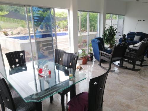 Hermosa casa en condominio Carmen de Apicalá Tolima