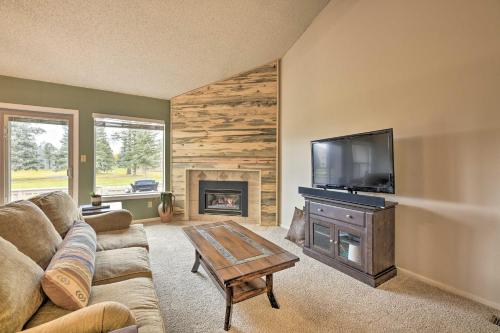Pagosa Springs Townhome with Mountain Views! in Pagosa Springs, USA