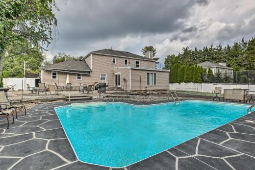 53 Mi to MetLife! Jersey Home w/ Hot Tub & Pool! in Howell