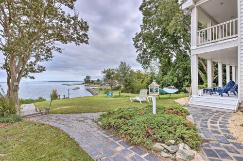 Beachfront Urbanna Home with Gas Grill and Deck!