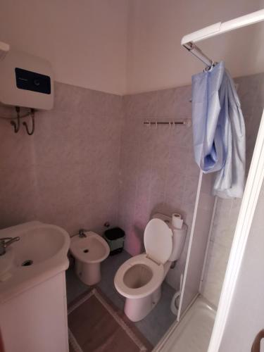 Kamar Mandi, GIGIOTTO in Syracuse