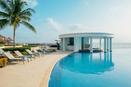 Piscina, Iberostar Selection Rose Hall Suites - All Inclusive in Montego Bay