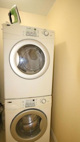 John's Pass Hotel - Fully Remote Check In Room Type - Three-Bedroom Apartment with Marina View
