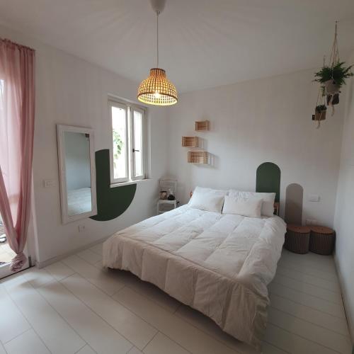 Guestroom, MALPENSA - Independent Double Room & Bathroom in Castano Primo