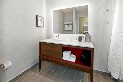 Holiday Inn Hotel & Suites - Calgary Airport North, an IHG Hotel