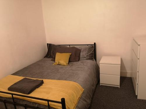 Aspley Road Contractors & Leisure Apartment by Leecroft Stays