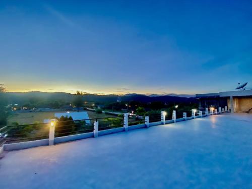 Windy Seaview Resort - 주변 환경