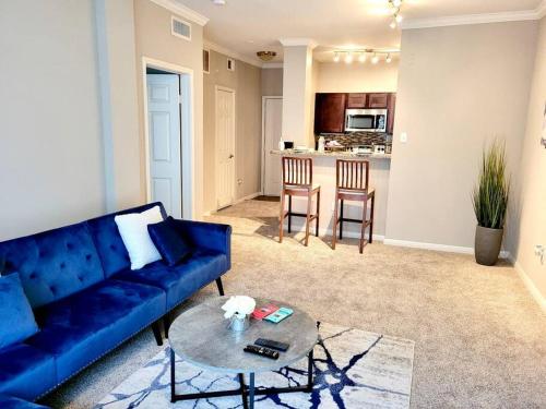 Spacious 1 Bedroom the heart of Houston Galleria