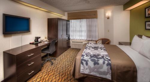 Sleep Inn Miami Airport - image 3