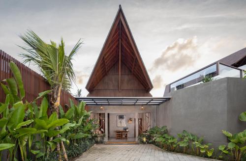Exterior view, Agrapana Beach Villa in Keramas